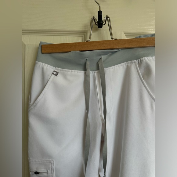 Figs Women's White Top - Picture 12 of 15